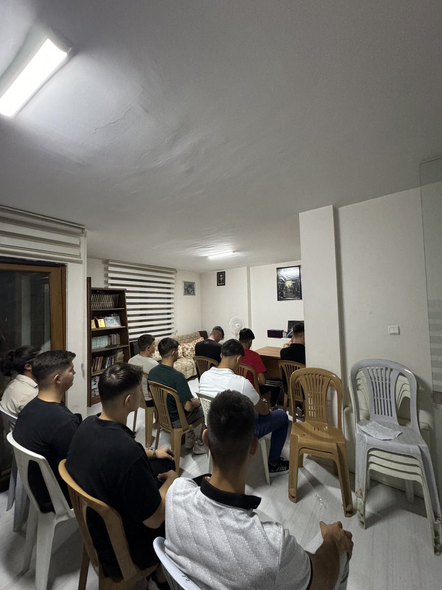 Sarayköy Ülkü Ocakları İlçe Başkanlığı olarak Başta Gazi Mustafa Kemal Atatürk ve Başbuğumuz Alparslan Türkeş olmak üzere tüm şehitlerimizin ruhlarına Kuranı Kerîm tilavetimizi gerçekleştirdik. Allah kabul etsin.
<a href="/OzgurSOLAK20/">Özgür SOLAK</a>