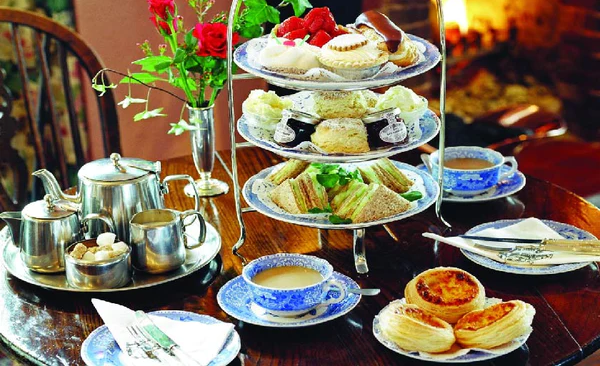 euro_tour's tweet photo. 🇬🇧ロンドン、老舗ティールーム『ニューエンズ（Newens）🍰☕』　キューガーデンにほど近くに店舗を構える、タルト「メイズ・オブ・オナー」の元祖として知られるティールーム♪ #MaidsofHonour #Newens
⭐公式サイト⇒https://t.co/PhgQEvW5lW
➡ロンドンのホテル：https://t.co/GJV5cG2KhR https://t.co/pf7bc9sl0n