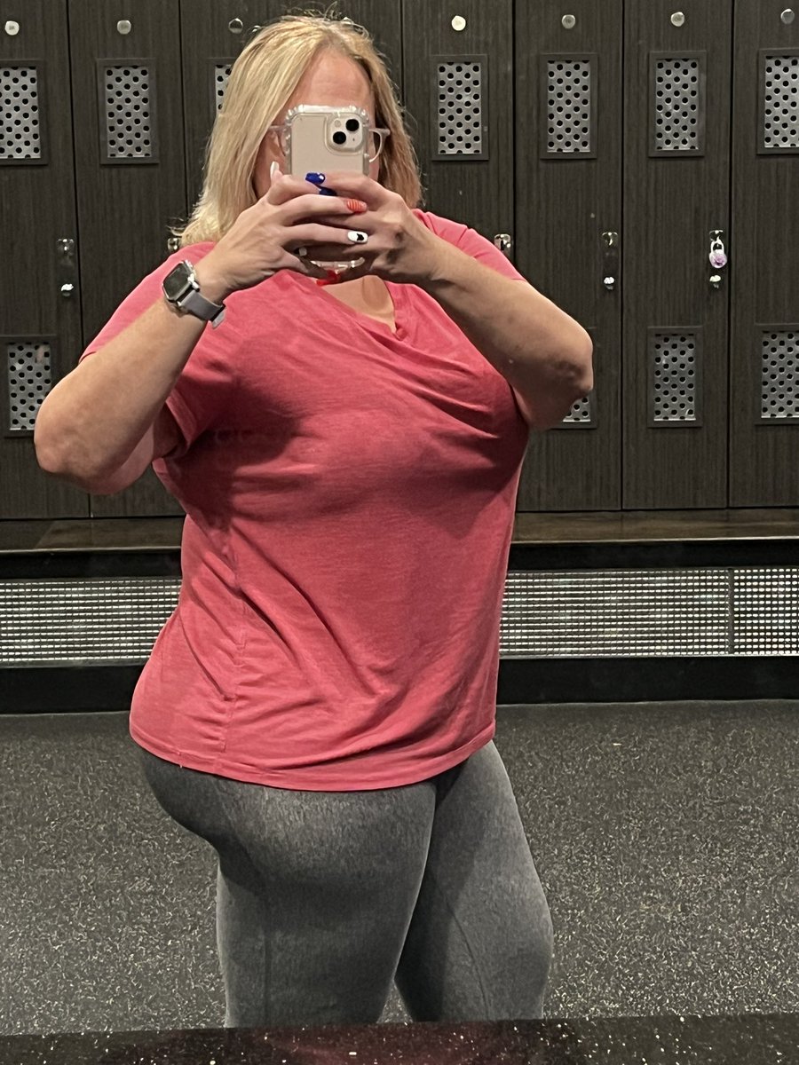 heidimusictchr's tweet photo. Stay prayed up and put God in control of everything!
Getting my gym time in. ❤️💪🏼#blessed #LongsAreStrong #selfcarematters #GodisControl https://t.co/hbEfkkQTZq