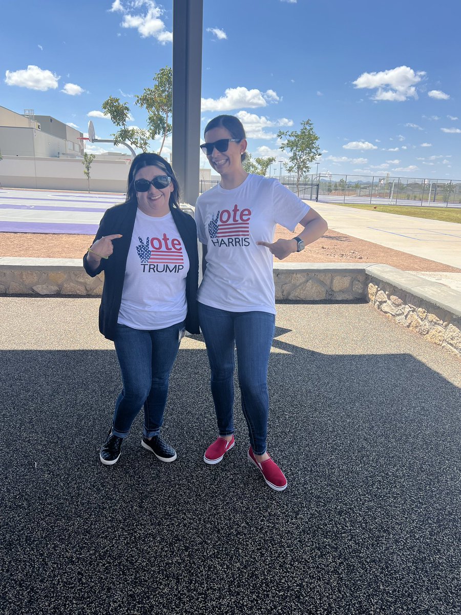Spadilla_BNES's tweet photo. Eastlake Homecoming Dress up week. Thursday!! Dress up as your feud day person. 💙❤️@BNarbuth_ES https://t.co/VQjK2VjVBT