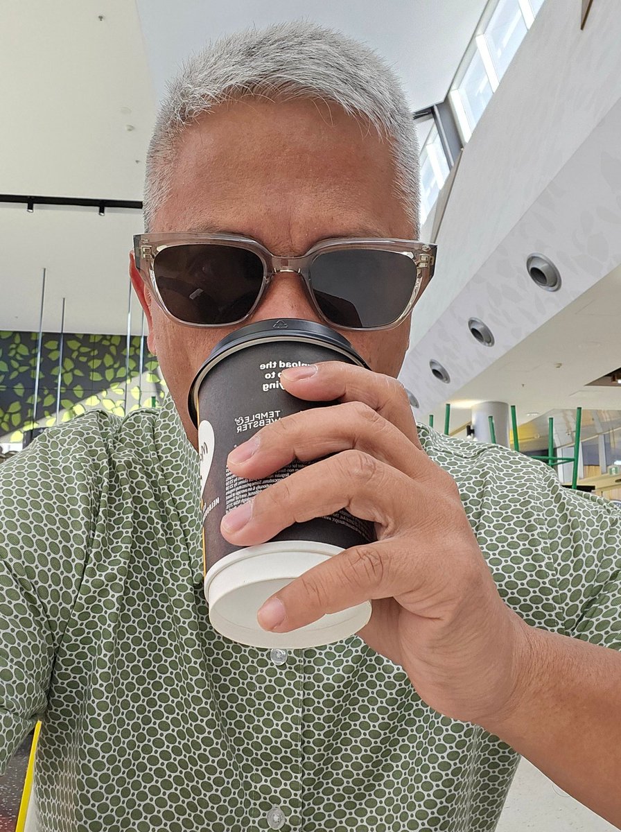 Berns_B_Bee's tweet photo. Matches the shirt

#morningcoffee☕️ 

#woyft 
#kotd👟 
#ootd 
#kicks
#kicksncoffee 
#kicksoftheday 
#sneakers
#trainers
#jordans 
#airjordans https://t.co/VCW1X88weM