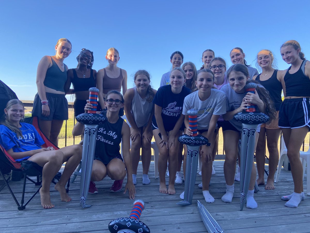 LadyGalesCC's tweet photo. Thank you to the Whitacre family for a delightful team dinner! #carbsfordays https://t.co/04MdXyAJRn