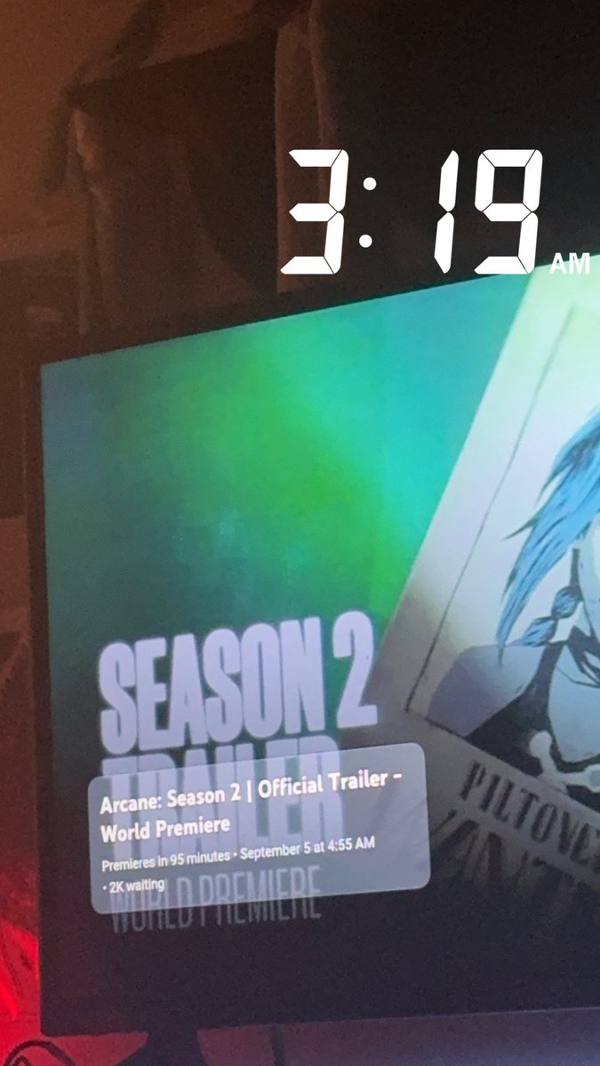 infamousharlss's tweet photo. it is currently 4:24am and I am so READY!! 
Who’s up?? 👀👀

#Arcane #paintthetownblue #ArcaneSeason2 https://t.co/9vZjL6XK13