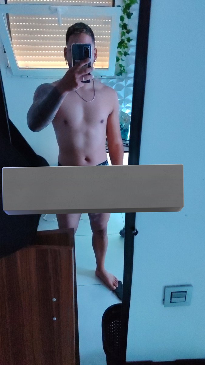 IvanMndzz's tweet image. Trabajo en hostelería,
Soy Office y ayudante de cocina, somos 3 gatos para 50-100 comandas en un menú de tarde.
Me levanto todos los días a las 5 am a ir al gym,
Entro 12 a trabajar hago turno partido y salgo 12 de la noche.
Si, si se puede.
Baje 30+kg.
(Soy Mil eurista)