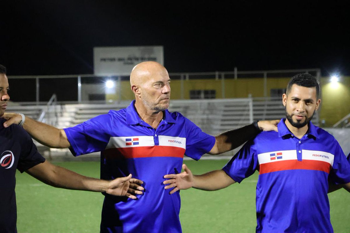 sedofutbol's tweet photo. Nuestra Selección Dominicana de Fútbol la noche de ayer en los entrenamientos, previo al partido del sábado 7 de septiembre, donde estarán enfrentándose a su primer contrincante Bermudas, en la Liga de Naciones de Concacaf 2024-2025.

#Sedofutbol https://t.co/RujfX1jkAE