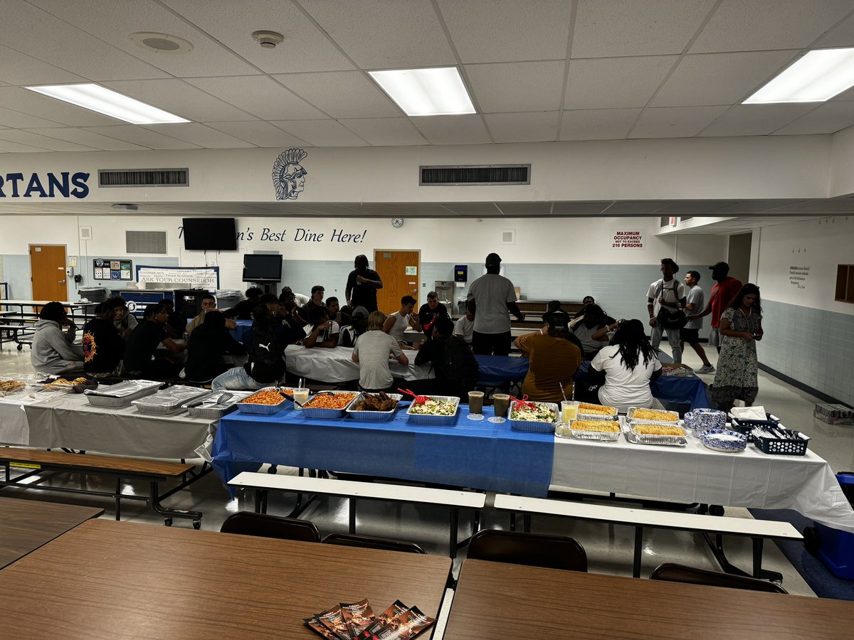 Family dinner.
#GCpride #GCFootball #P.R.I.D.E.