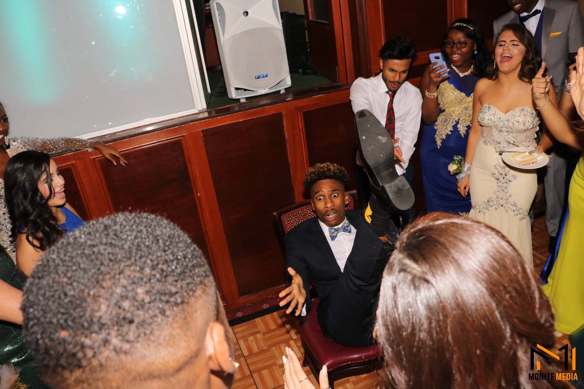 JALEELMWILSON's tweet photo. Me performing Anaconda at prom! Lmfaoooo it’s my facial expressions for me! I love you @NICKIMINAJ #TBT #Prom2016 https://t.co/cM91SpfgzF