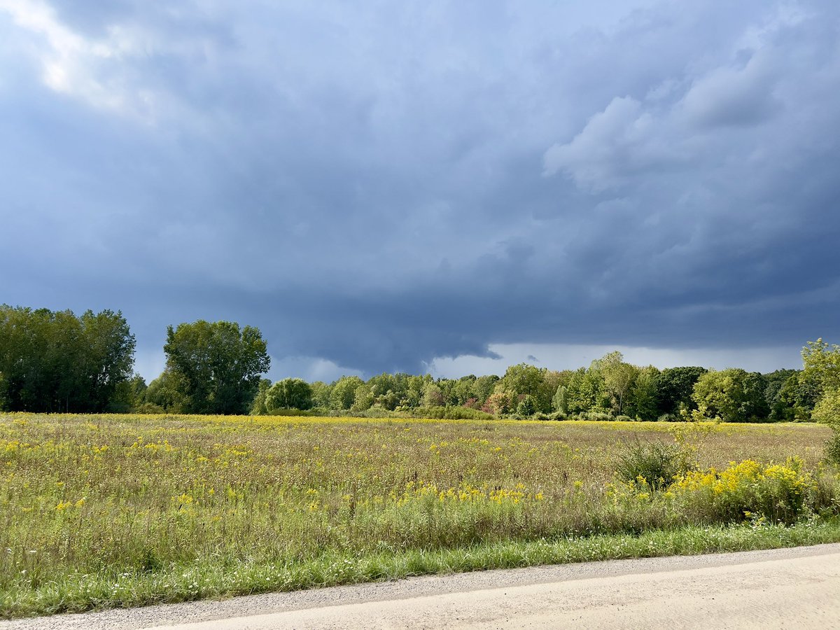 This is why I chase everything here. It’s gonna be a long winter 😭. Pure Michigan baby