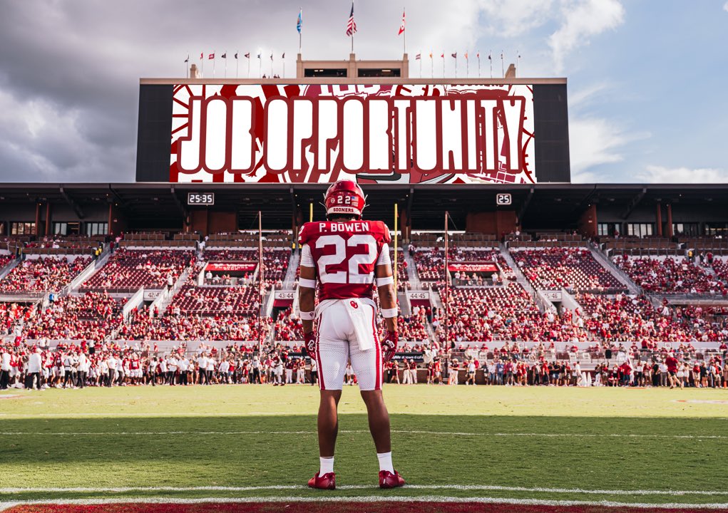 🚨 Job Alert! 

Oklahoma is looking for a content creator to make the hype for our in-venue presentation! 

Motion Animators. Editors. This could be it! 

Associate Director of Big Screens! 

Link: lnkd.in/gKR5u2xR