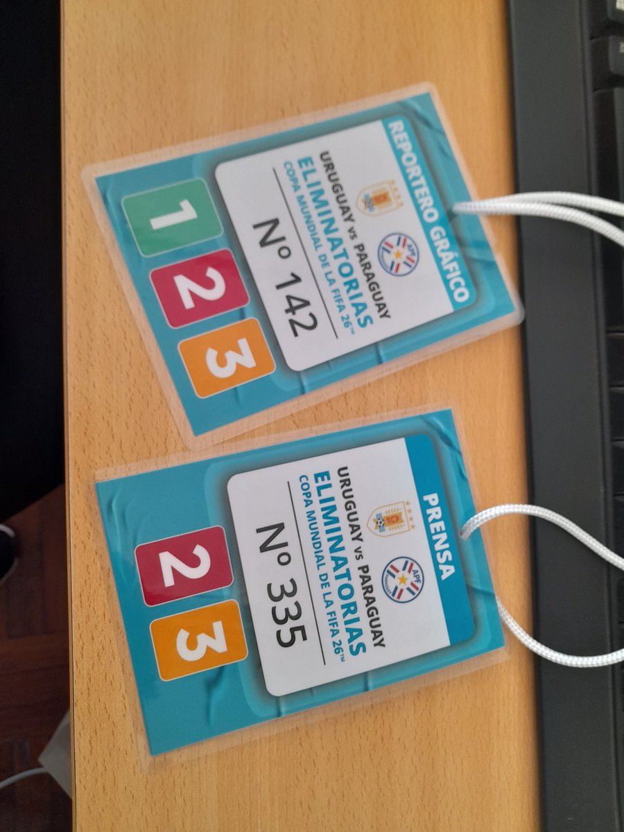 Acá estamos ready x disfrutar del último partido de Luis Suarez en la selección uruguaya. Viviendo en la historia. Ansiosos no! Lo que sigue.. allí estarán <a href="/alvarolevin/">Alvaro Levin</a> y <a href="/macostafoto/">Mathías Acosta</a> registrando el momento!