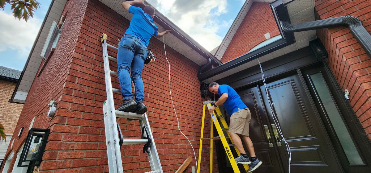 SmartVisionGTA's tweet image. Our latest installation features 8 top-of-the-line 4K ColorVU Hikvision IP cameras, complete with 2-way communication and an audible warning system! 🛡️ 

👉 Learn more: smartvisionplus.ca/service/cctv-s…
📞 Phone: 1-833-880-4591

#SmartVisionPlus #SecurityCameras #Hikvision #ColorVU #IPCam