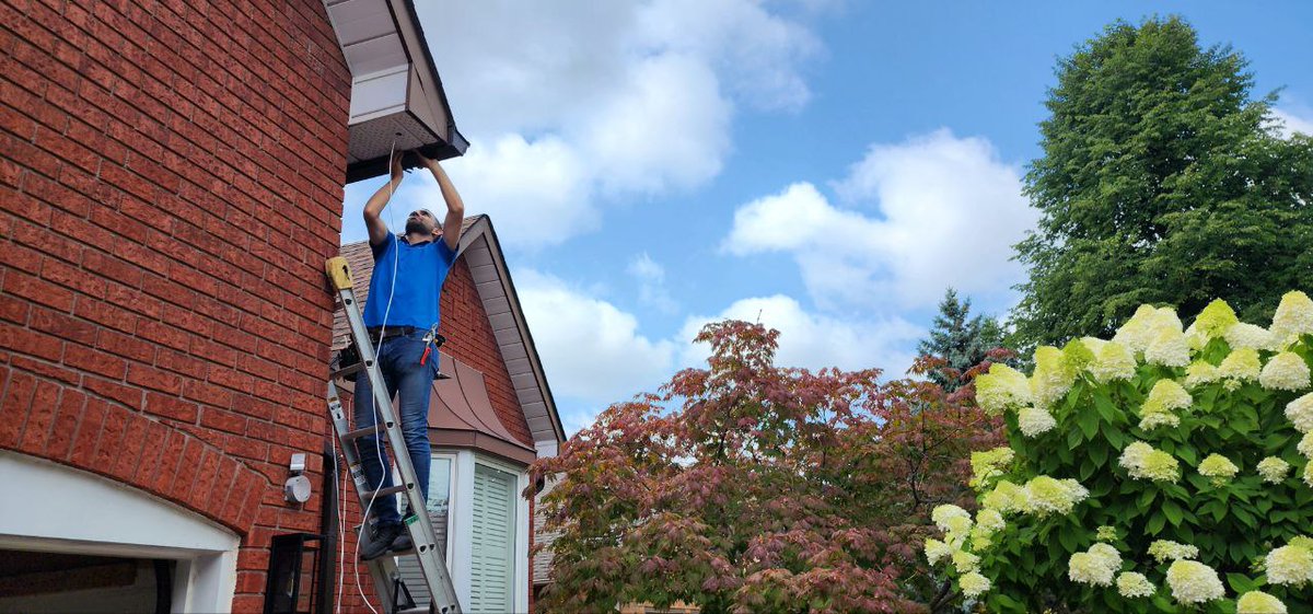 SmartVisionGTA's tweet image. Our latest installation features 8 top-of-the-line 4K ColorVU Hikvision IP cameras, complete with 2-way communication and an audible warning system! 🛡️ 

👉 Learn more: smartvisionplus.ca/service/cctv-s…
📞 Phone: 1-833-880-4591

#SmartVisionPlus #SecurityCameras #Hikvision #ColorVU #IPCam