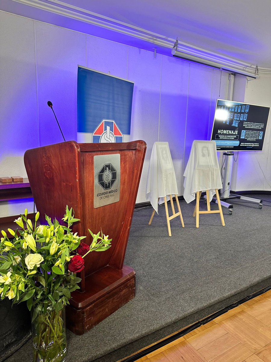 colmedchile's tweet image. En breves minutos comienza la ceremonia en homenaje a los médicos asesinados y desaparecidos en la dictadura cívico militar. Organizado junto a nuestro Dpto. DD.HH.
“Memoria en construcción, edificando el futuro”
Sigue toda la ceremonia por youtube.com/live/Uy-vxdB-y……