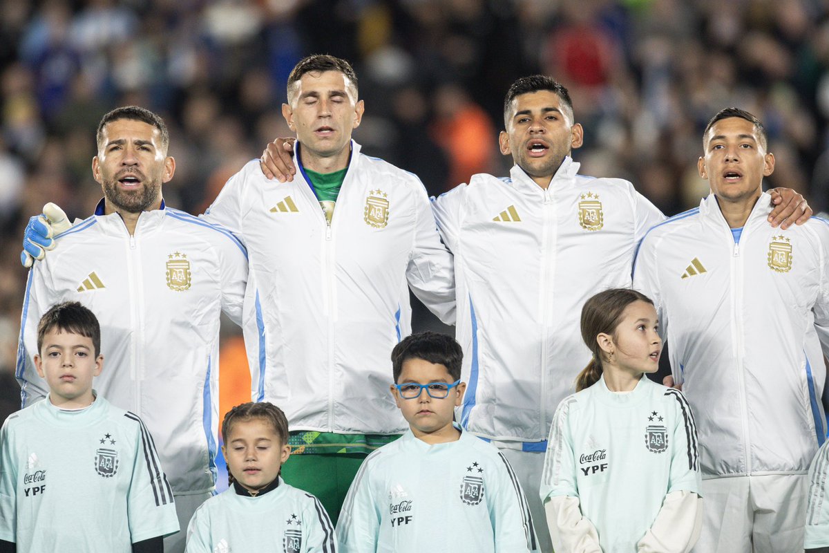 CutiRomero2's tweet photo. Gracias por todo el cariño de siempre 🇦🇷
Que hermoso todo esto @Argentina https://t.co/kklsIlCQqY