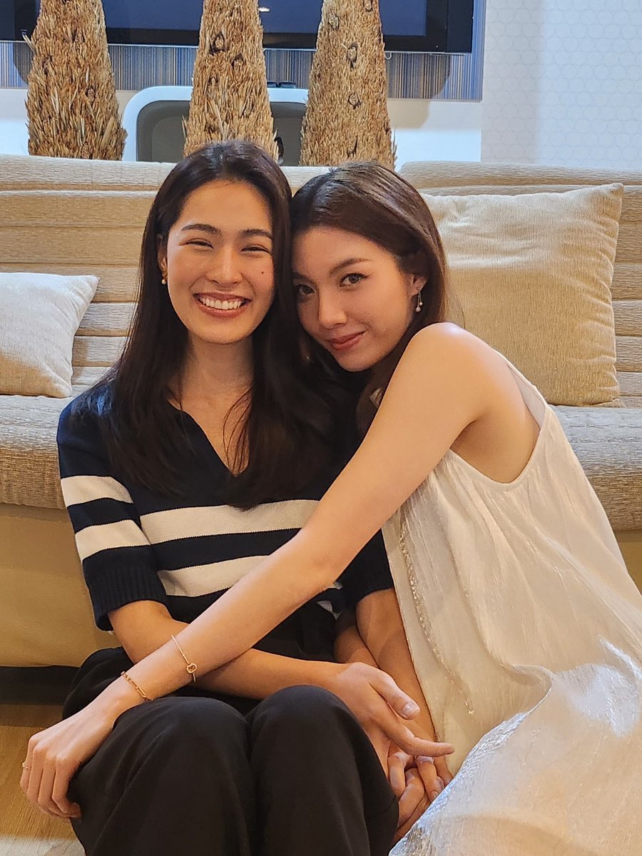 muimui_za's tweet photo. สวัสดีเจ้าความรัก สวัสดีเจ้าหัวใจ 🥰💜#ลงรูปเก่าวนไป 
#ใจซ่อนรัก
#หลิงหลิงคอง 
#ออมกรณ์นภัส 
#หลิงออม
#LingOrm 
#Ormkornnapat 
#linglingkowng 
#TheSecretOfUs https://t.co/jCA7NCYx8k