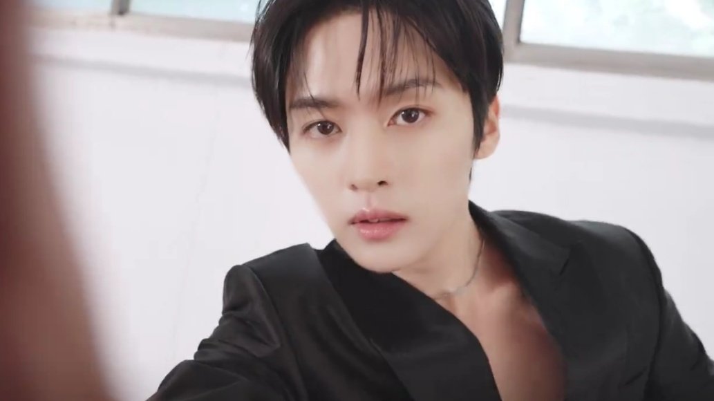 dailylinoring's tweet photo. LEEKNOW FOR DICON 🖤 https://t.co/OGOUJLBTUr