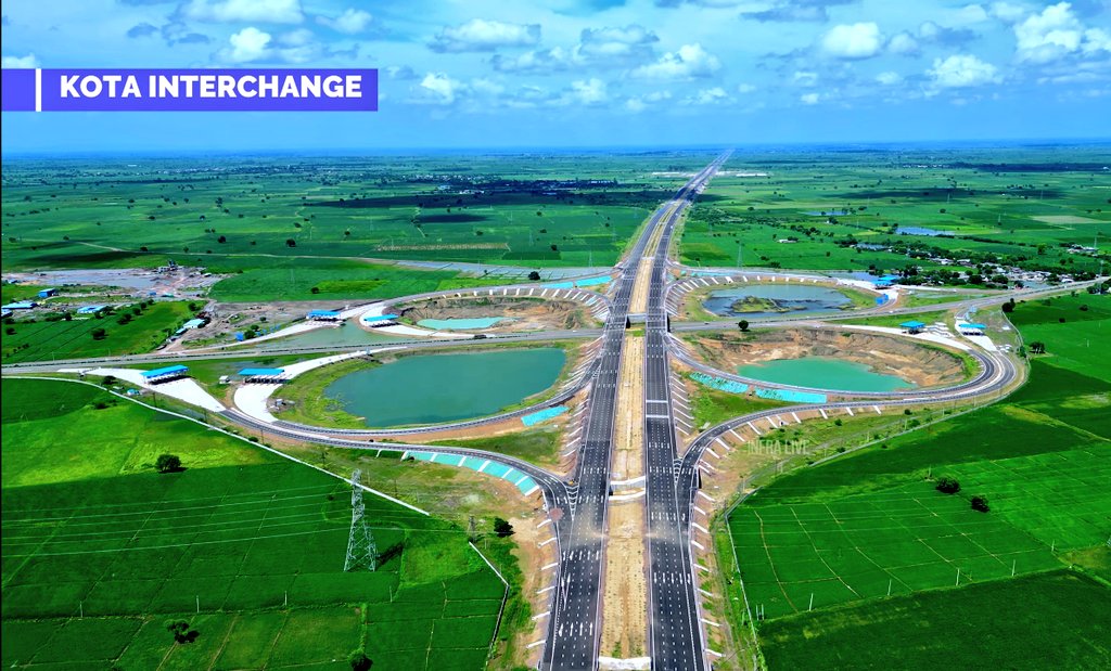 TheINIofficial's tweet photo. #Delhi-#Mumbai #Expressway update from Kota #Rajasthan

The Kota interchange is completely ready and the expressway section from Sawai Madhopur to Kota is nearing completion and could be opened for traffic by the end of this year!

With this, a continuous stretch would be operational from Sohna to Kota.

PC: Infra Live https://t.co/79Np7VTOpm

@KumariDiya