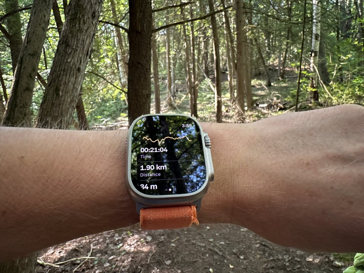 I'm enjoying the latest version of <a href="/AllTrails/">AllTrails</a> which works better with the #AppleWatchUltra. Wish it showed the current map on it however. Nice use of Dynamic Island though! #Hiking #iOS #AppleWatch