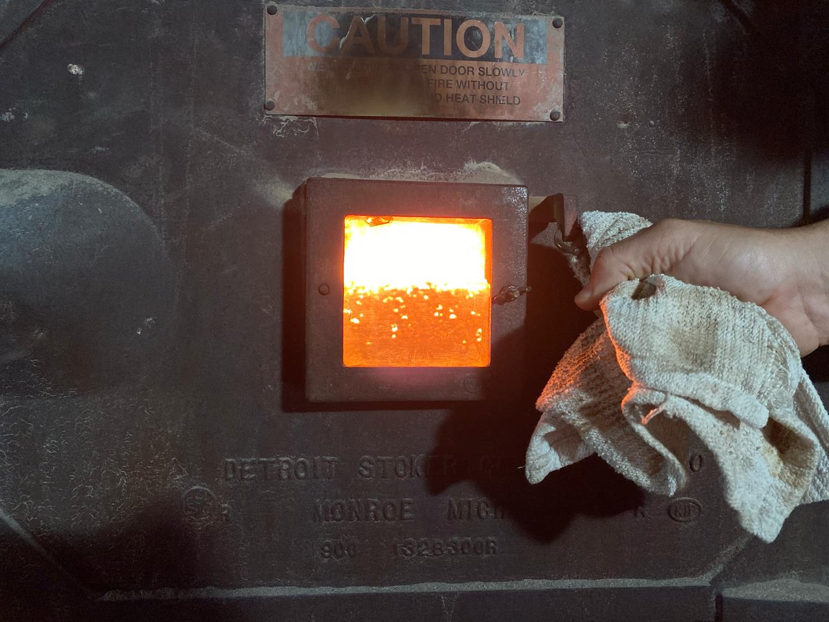 Calwarwas's tweet image. We had a great tour at the Hibbing Public Utilities power plant today. They turn wood scraps few others could use into electricity got ratepayers, a truly renewable/green source of electric power! Well done, and thanks for the invite!
#RealRenewableEnergy