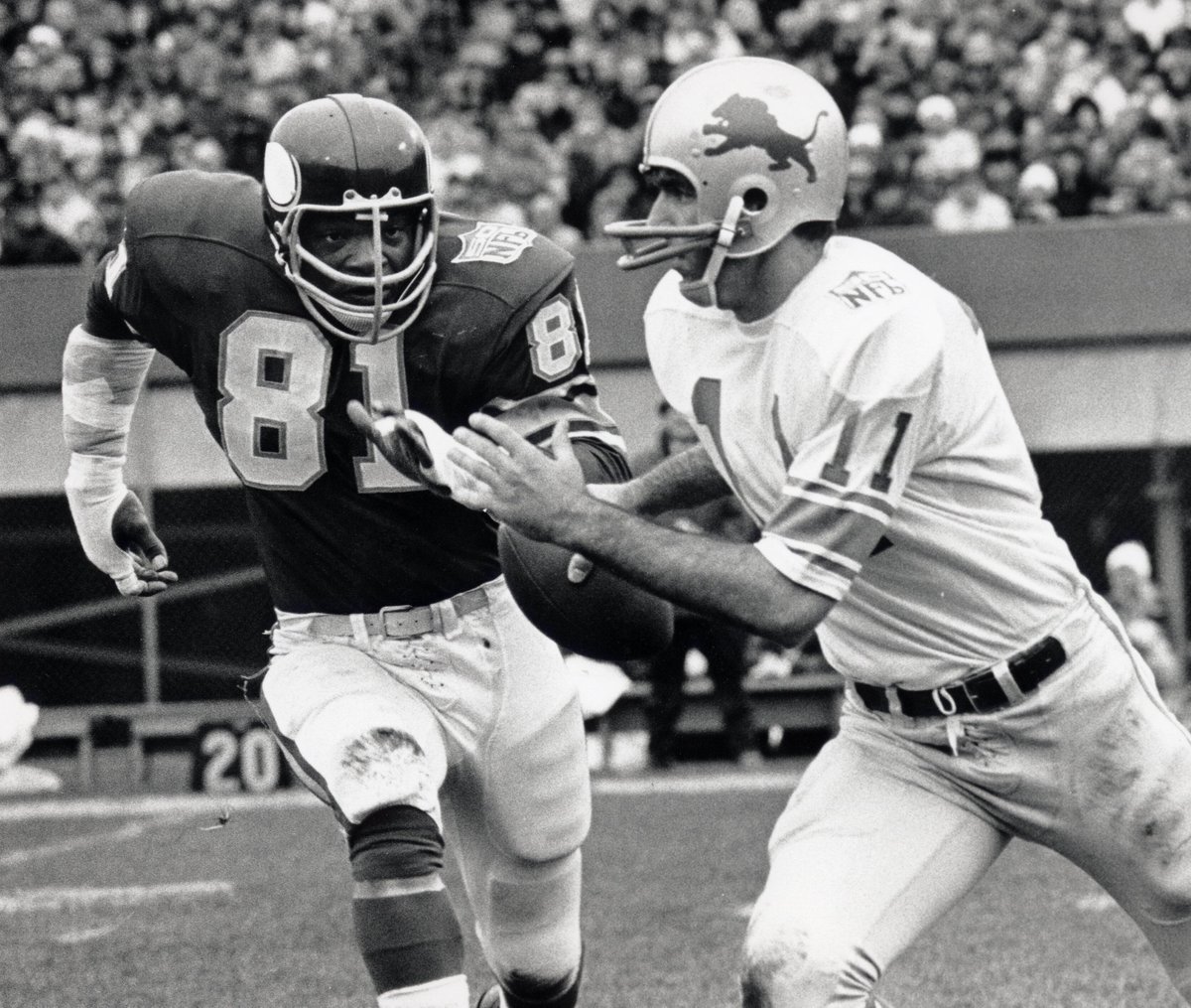 CarlEller81's tweet photo. Nothing like the adrenaline of chasing down a QB! https://t.co/HTspBeqQM8