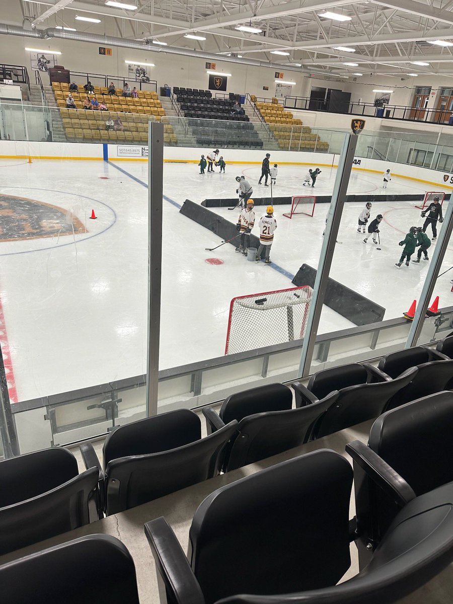 NHSBoysHockey's tweet image. The Northfield Youth Hockey Association kicked off the Little Wild Learn To Play program tonight! Community hockey grows the game! Thank you to @mnwild @NHL for the opportunity! #CommunityHockey #LittleWild #LearnToPlay