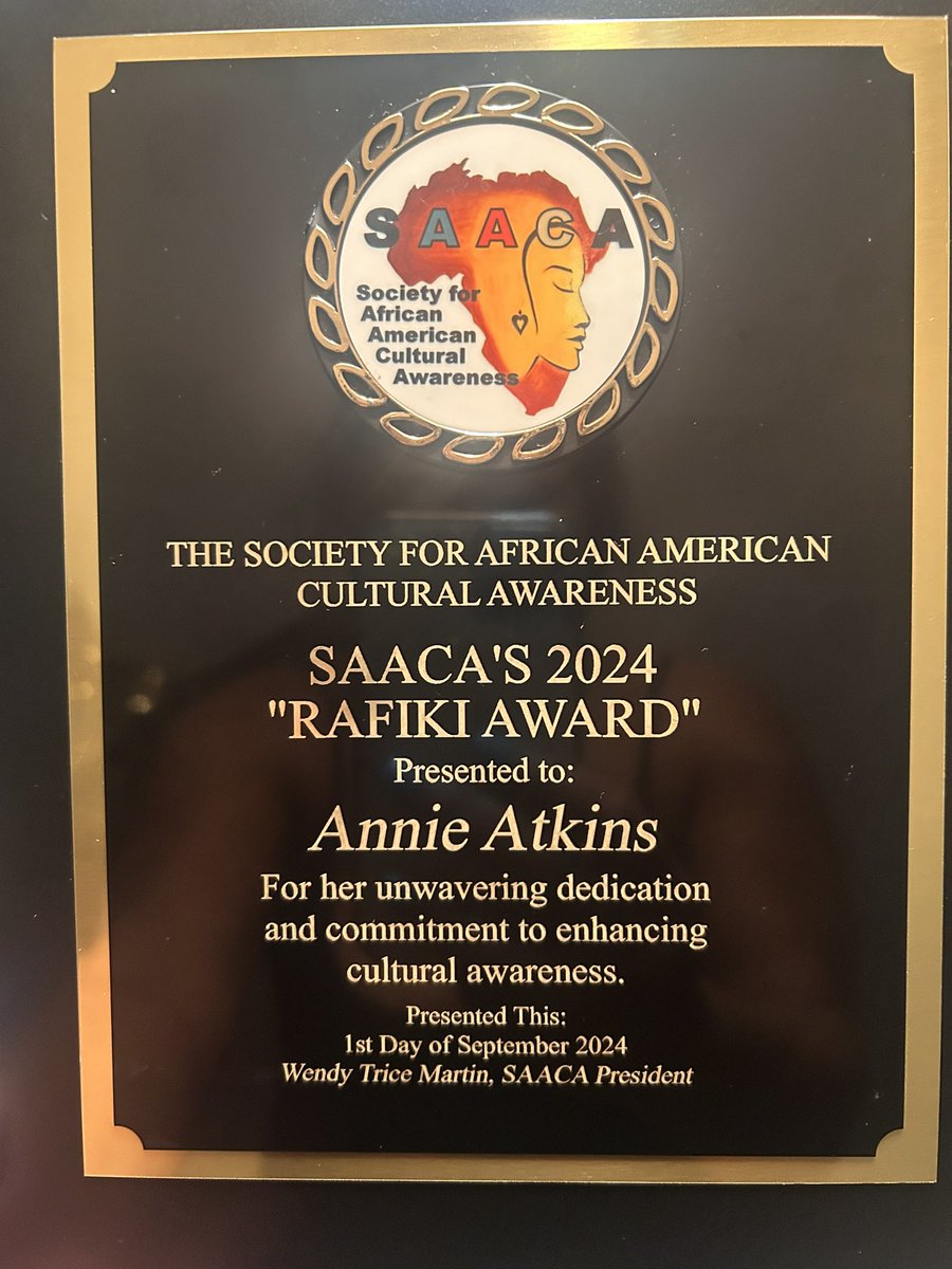 AnnieAtkinsSP22's tweet photo. 🌍🎆 A special recognition was presented to me by The Society for African American Cultural Awareness 2024. Also, I enjoyed taking apart of the 2024 Fashion Show. #expectowin https://t.co/Imzh7KXhpt