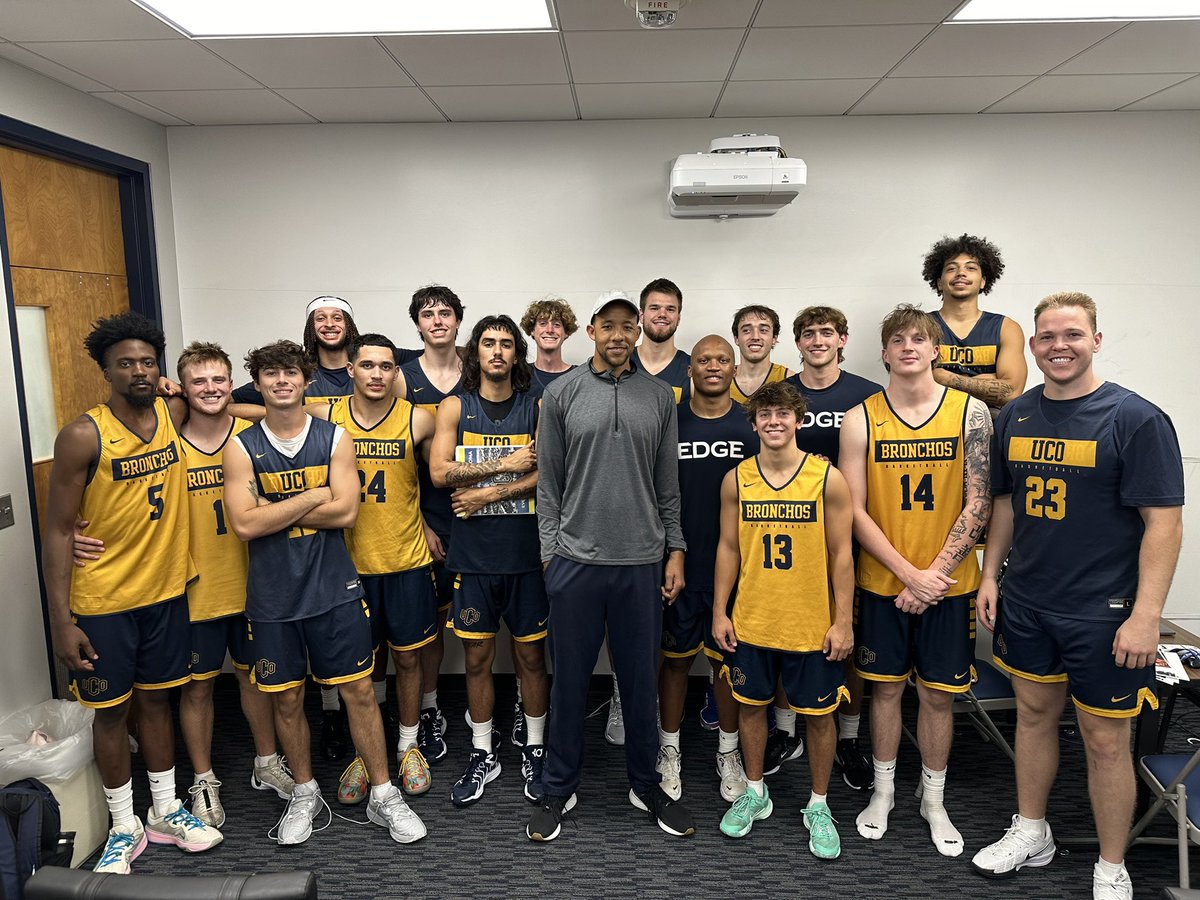 UCO Men's Basketball (@ucombb) on Twitter photo Thank you to former NAIA national player of the year, <a href="/coach_jmerrill/">Jarred Merrill</a> for speaking to the guys today! 
#LetsRoll Thank you to former NAIA national player of the year, <a href="/coach_jmerrill/">Jarred Merrill</a> for speaking to the guys today! 
#LetsRoll