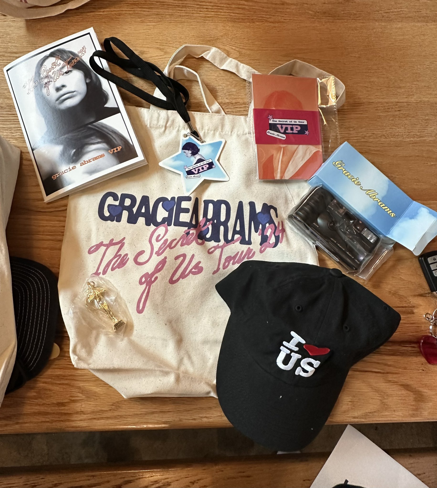 Gracie Abrams VIPグッズセット Gracie Abrams Nation on X: 