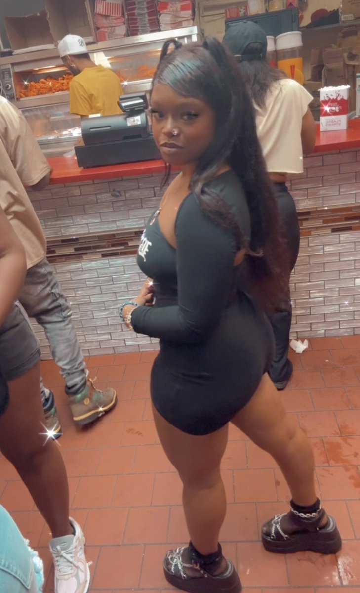 Therealdada__'s tweet photo. If loosing weight was a person 🫶🏾👉🏾👈🏾 https://t.co/GzegP0M86s