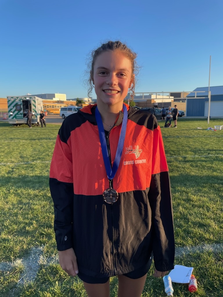Congrats Ellie Schiszik on a 4th place finish at the SCC Invite.  Check out all the Mounders results at: live.pttiming.com/xc-ptt.html?mi…