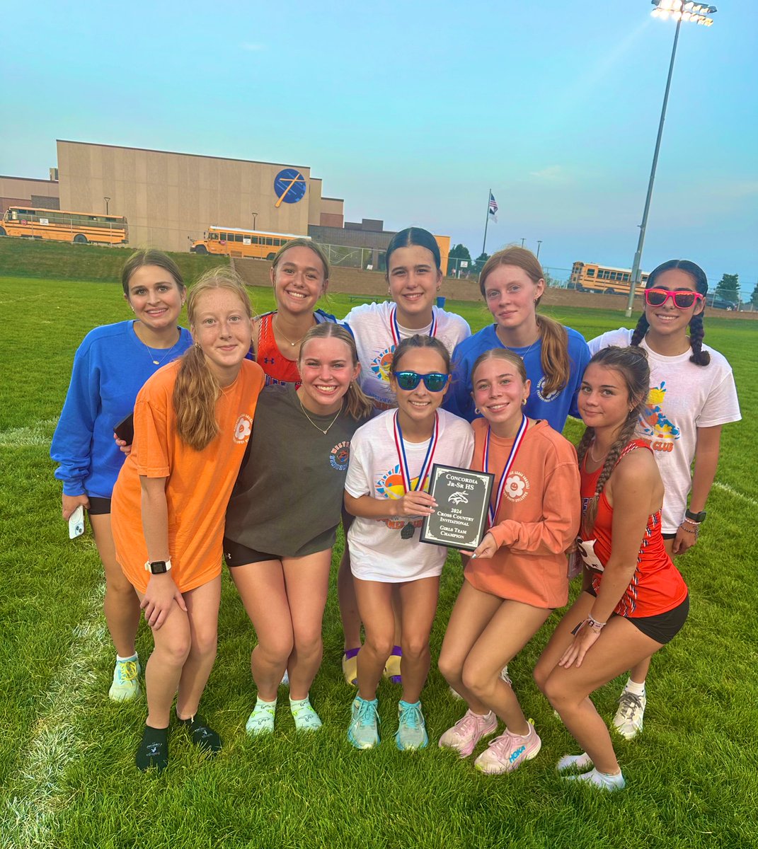 LOOK AT THESE CHAMPS!🏆

Congrats <a href="/OPS_GXCWestview/">Westview Girls Cross Country</a>!!