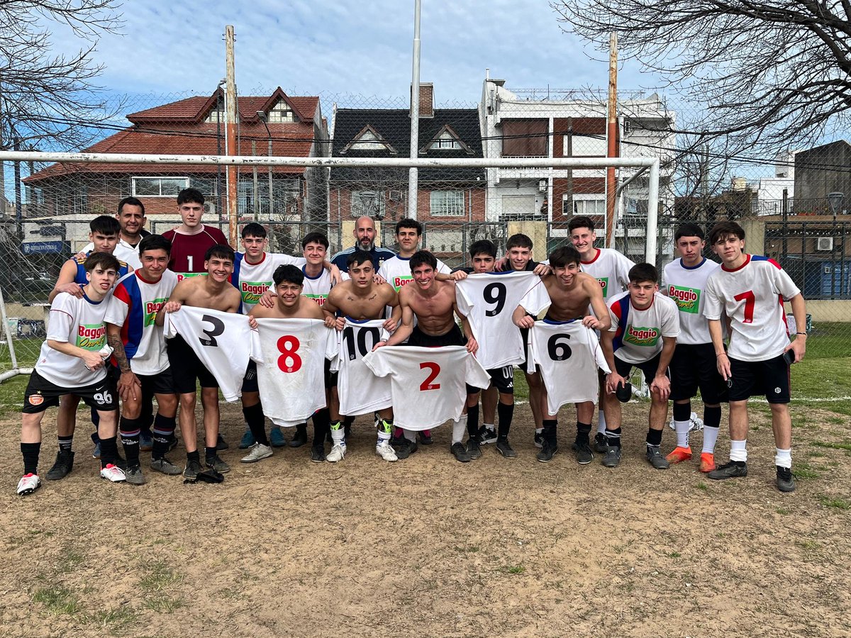 LzLopez06's tweet photo. @baggiojugos ponete la 10 y danos algún premio a los campeones de merlo y zona oeste qué llevamos la marca a todos lados 😉 https://t.co/PsPJWa277c