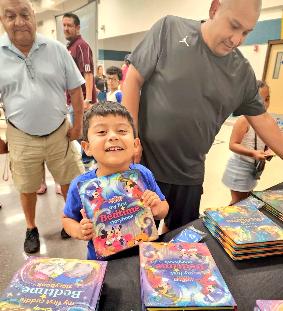 Socorro AFT (@socorroaft) on Twitter photo Today <a href="/SOCORROAFT/">Socorro AFT</a> had the pleasure to join @MCooper_ES at it's Watch Dawgs recruitment meeting. We distributed free <a href="/FirstBook/">First Book</a> books to all.
Thank you for keeping our schools safe.
#IamAFT #UnionStrong #TeamSISD #Allin Today <a href="/SOCORROAFT/">Socorro AFT</a> had the pleasure to join @MCooper_ES at it's Watch Dawgs recruitment meeting. We distributed free <a href="/FirstBook/">First Book</a> books to all.
Thank you for keeping our schools safe.
#IamAFT #UnionStrong #TeamSISD #Allin