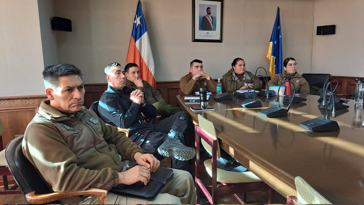 CarabMagallanes's tweet photo. Con 4 representantes de @Gendarmeria_Mag continúa por esta semana el curso de DDHH realizado por la sección regional de @CarabDDHHyFam de #Magallanes con exponentes como la @defensorianinez de #Aysen @Fisc_Magallanes y como siempre nuestros amigos de #Agaci 
#CarabinerosDeTodos https://t.co/n34DY3lhms