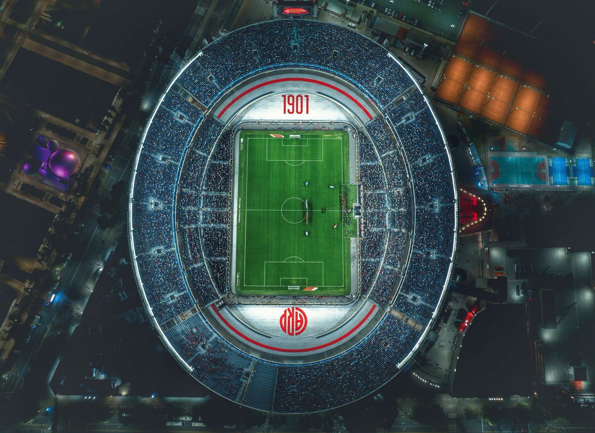 Mi cancha es mucho mejor que la tuya