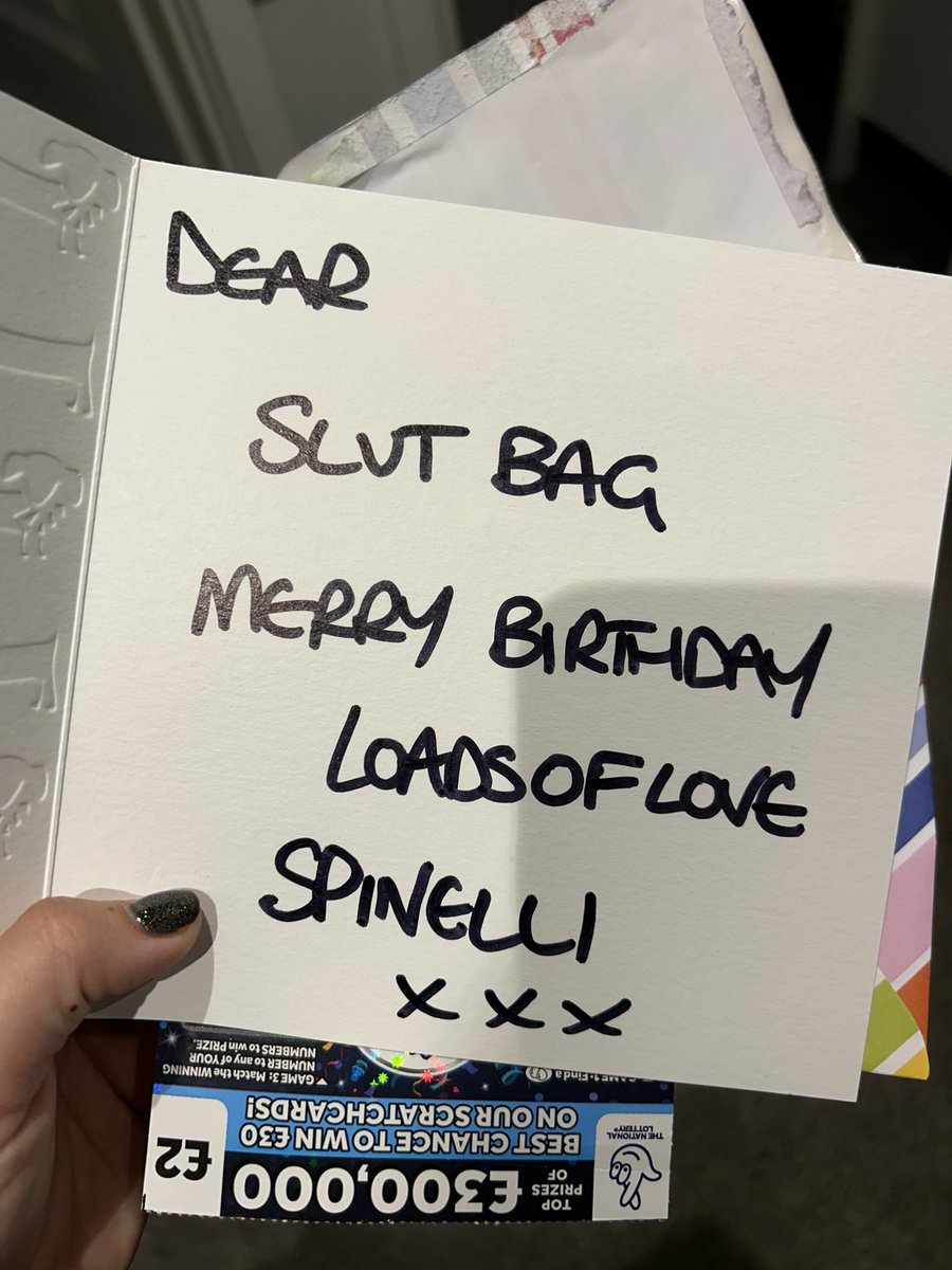 MollyHeard_'s tweet photo. Another year older, definitely not another year wiser. 
29, you was a merry birthday 🎁 https://t.co/IIdlUVWwwj