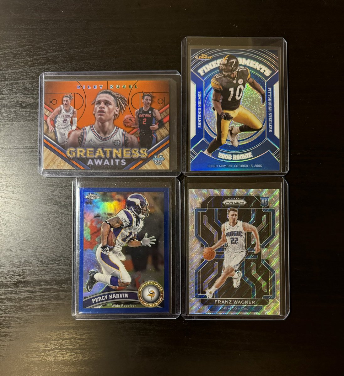 lionsden_card's tweet image. $4 each

Top row /25, /199
Harvin /199

@SabertoothCards @JakeMc945 
*Shipping Info in Pinned Post 
Stacking Through
#DenDeals