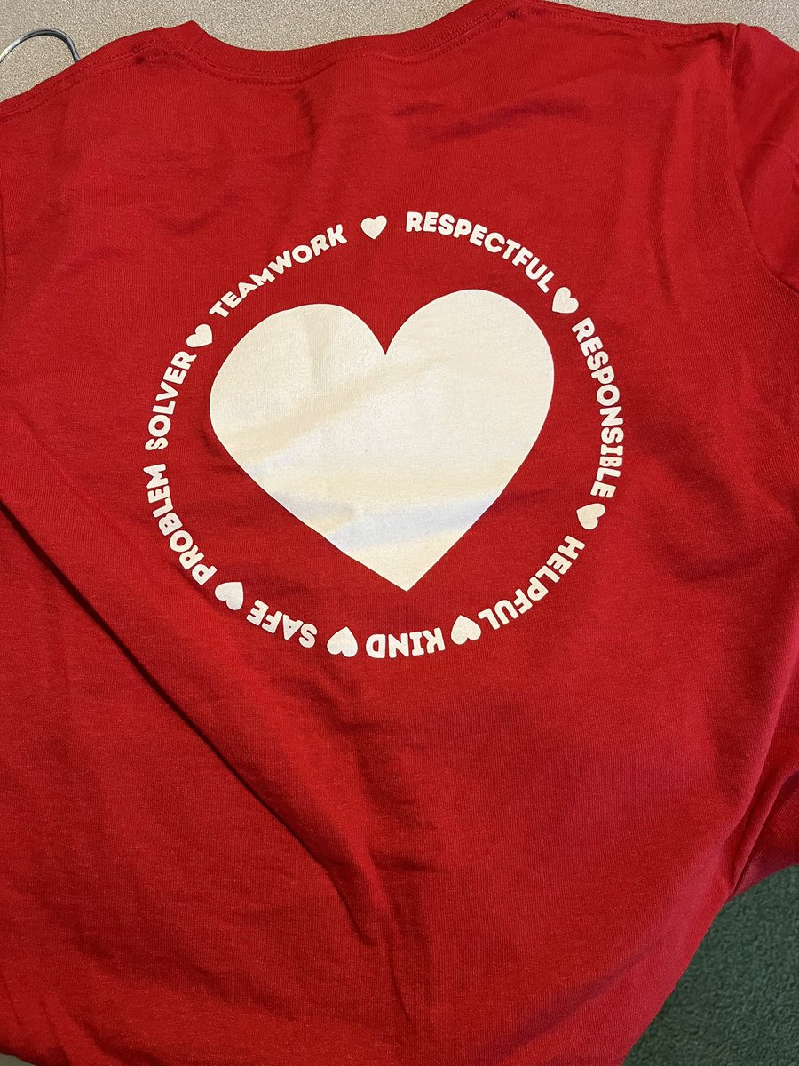 MrsU_1stGrade's tweet photo. #TeamU don’t forget to wear your red Heritage shirt tomorrow! ❤️ @Heritageheart24 https://t.co/9UkjKJcbiA