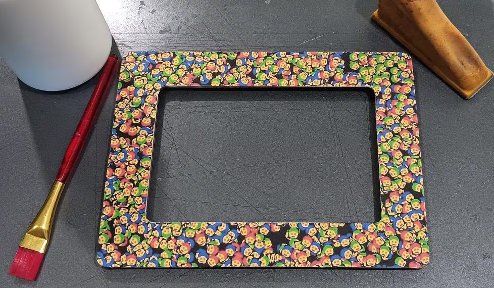 Custom picture frames with generative art borders.
Create your own custom frame borders using our software. Visit GroovyFrames.com for details!