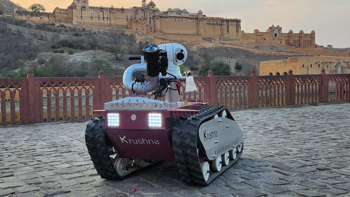 Varun55484761's tweet photo. Indian Army inducted Krushna UGV from Club First. 

Krushna UGV  with its advanced AI capabilities, enhancing both operational efficiency and soldier safety. Can use From surveillance to logistic support. https://t.co/VxC2ZZEB7e
