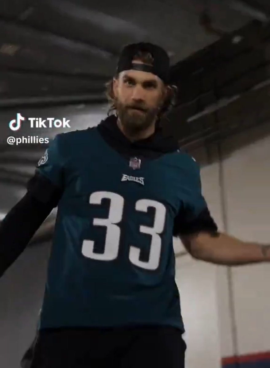 PHLEaglesNation's tweet image. Bryce Harper rocks a Cooper DeJean jersey pregame.
