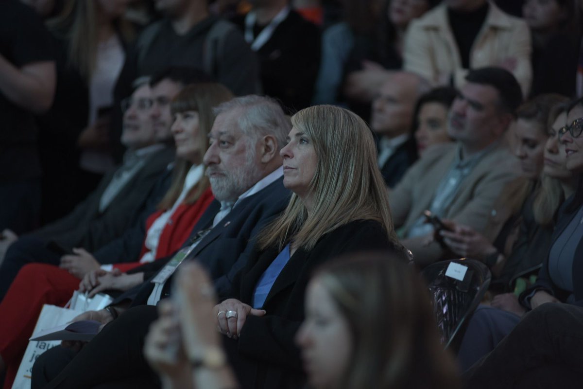 María Eugenia Schmuck tweet media