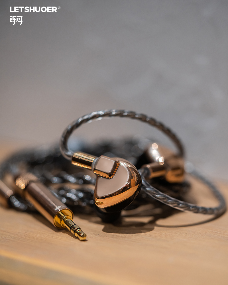 letshuoer's tweet photo. Gorgeous accessories, an elegant black and gold color combination.🧡
Titanium alloy chamber, combined with high-precision CNC milled shell. S12 2024 Edition is such an eye-catching piece.😻
https://t.co/qjfGli84M3
#letshuoer #earphone #iem #hifi #newrelease #S12 #s12pro #S12ed https://t.co/0DimHN7onS