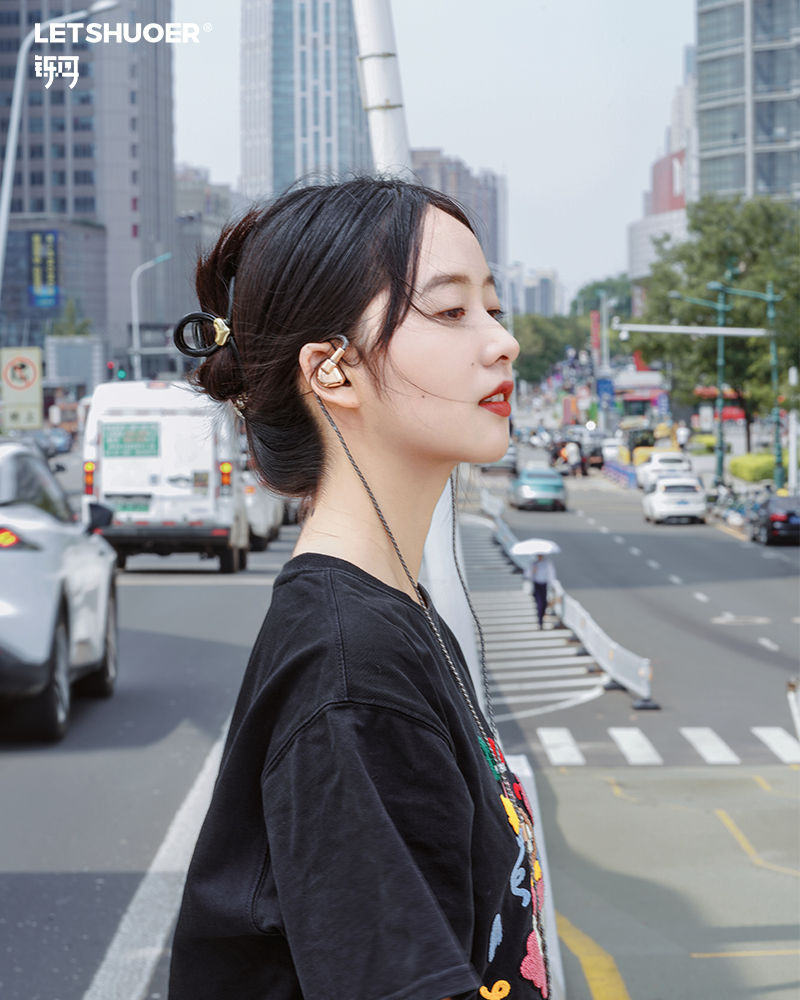 letshuoer's tweet photo. Gorgeous accessories, an elegant black and gold color combination.🧡
Titanium alloy chamber, combined with high-precision CNC milled shell. S12 2024 Edition is such an eye-catching piece.😻
https://t.co/qjfGli84M3
#letshuoer #earphone #iem #hifi #newrelease #S12 #s12pro #S12ed https://t.co/0DimHN7onS