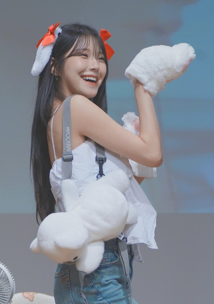 delouis8808's tweet photo. 240817 팬싸

막내냥3

#fromis_9 #프로미스나인
#백지헌 #Baekjiheon https://t.co/criHMQIruJ