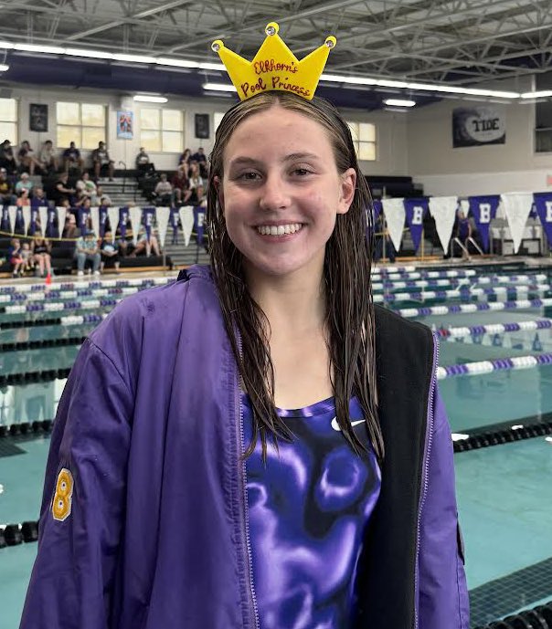 richjaeahsart's tweet image. The crown was passed to Genevieve White for being caring and helpful and welcoming to the incoming freshman!  #goelks #eahsgo
