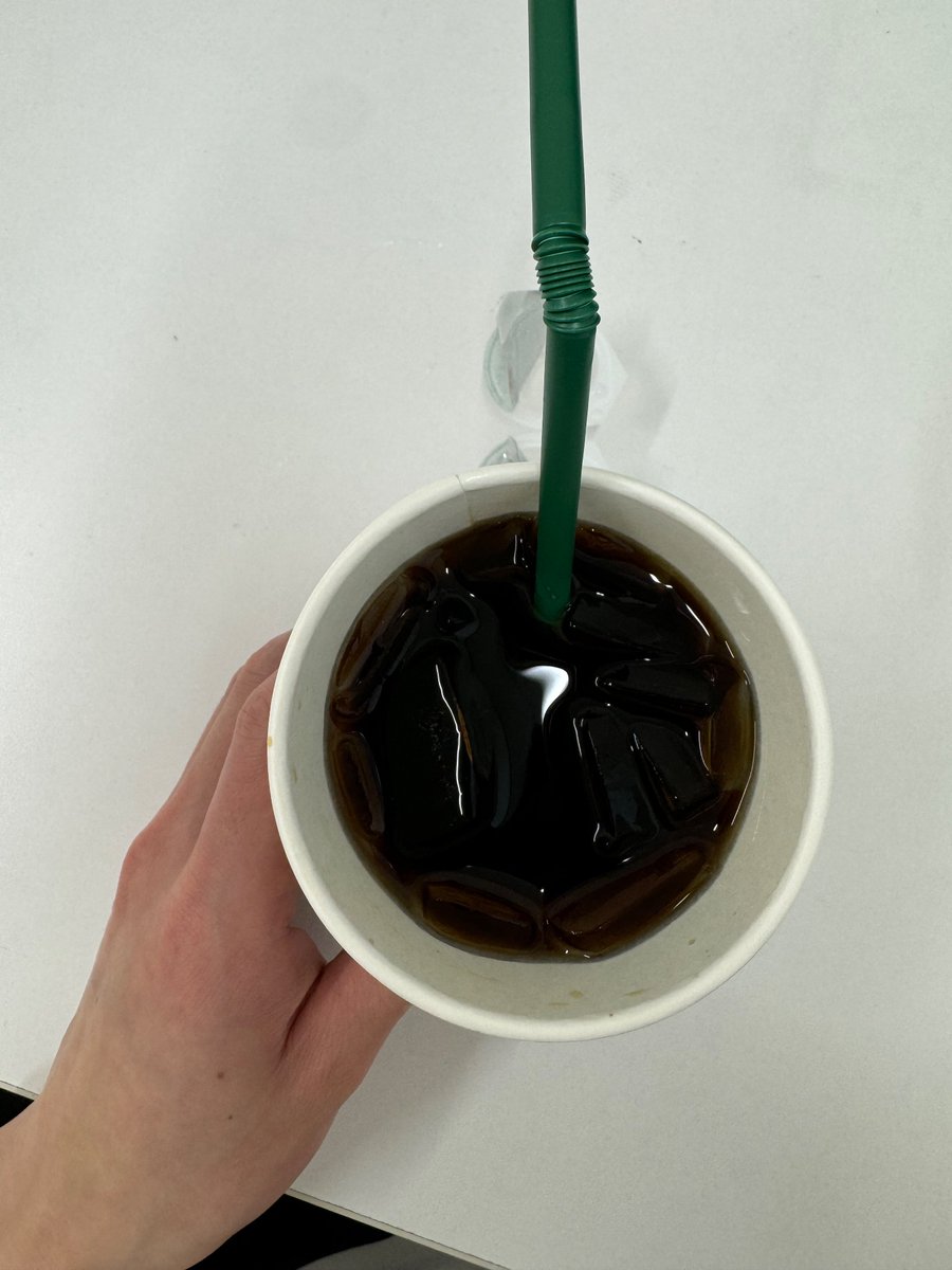 SAK_SAK_SAKUMA's tweet photo. 今日もアイスコーヒーがおおいしい https://t.co/ifyq5696AD