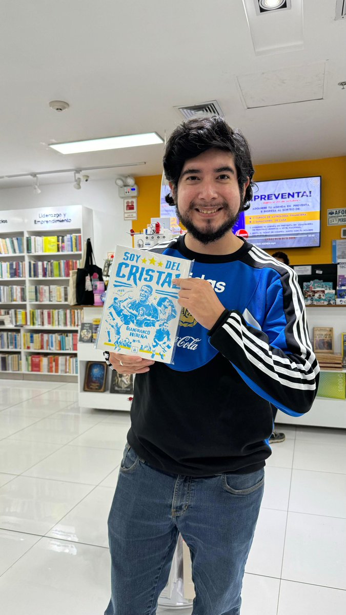📚 El libro celeste llegó a Crisol de Plaza San Miguel. Vayan por el suyo. Hay solo 10.