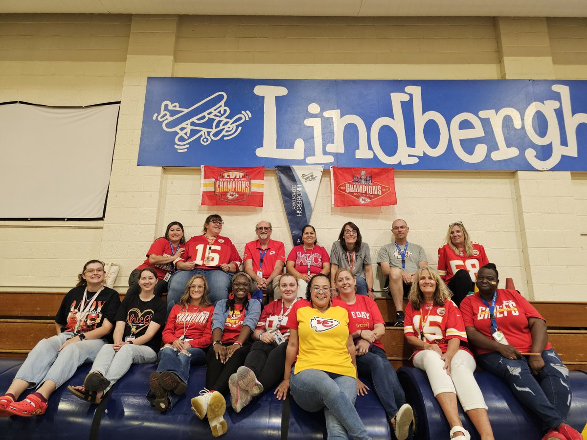 The squad came together today to represent the Hometown team <a href="/KckLindbergh/">Lindbergh Elementary KCK</a>. Go <a href="/Chiefs/">Kansas City Chiefs</a>