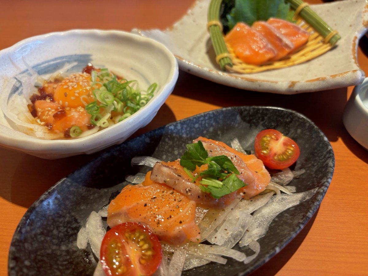 上から・・・ #サーモンお造り！ #サーモンユッケ風！！ #サーモン